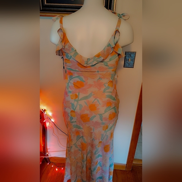 🩷$15 | Aster Floral Ruffle Dress – Size L – NWT - Picture 6 of 9